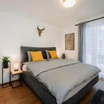 Appartement Enjoy Garden & Grill & Free Parking & Aquapark Prague